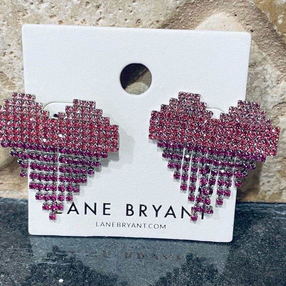 (SOLD)NEW!!! BEAUTIFUL LANE BRYANT HEART DANGLE EARRINGS VALENTINES DAY 💝